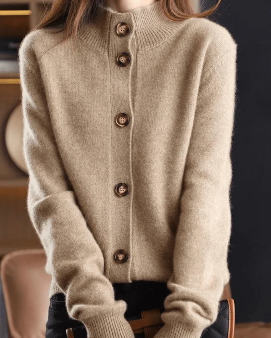 AMY – CLASSIC BUTTON-UP CARDIGAN
