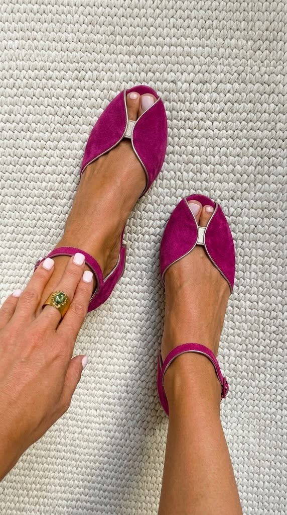 Olivia – Elegant Wraparound Sandals