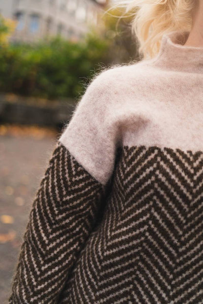 SABRINA – MODERN ELEGANCE KNIT SWEATER